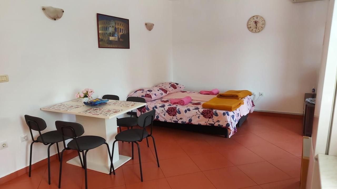Apartman Porat Apartamento Pula Exterior foto